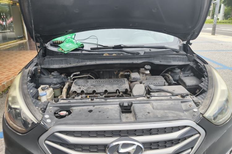 Used Hyundai ix35 2013 2.4L Automatic 2WD Leading GLX China IV Standard Engine Bay