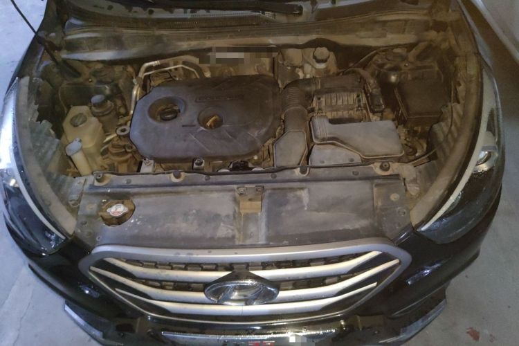 Used Hyundai ix35 2013 2.0L Automatic Two-Wheel Drive Smart GLS China IV Standard Engine Bay