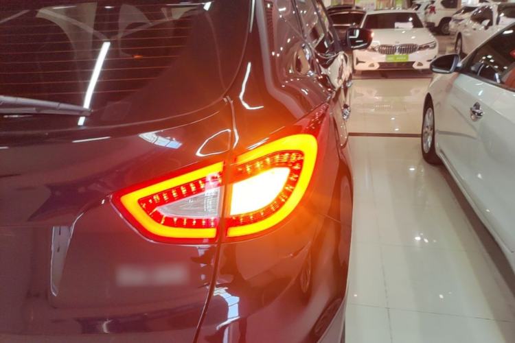 Used Hyundai ix35 2013 2.0L Automatic Two-Wheel Drive Smart GLS China IV Standard Exterior 1