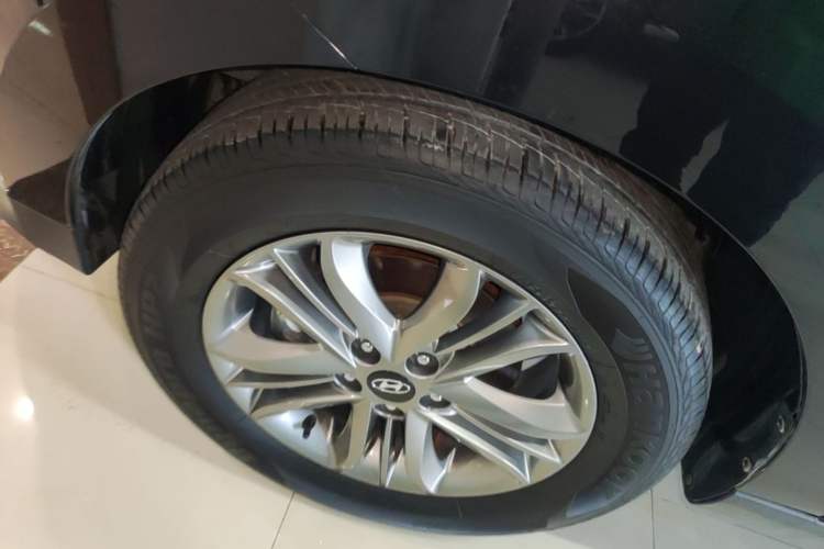 Used Hyundai ix35 2013 2.0L Automatic Two-Wheel Drive Smart GLS China IV Standard Exterior 2