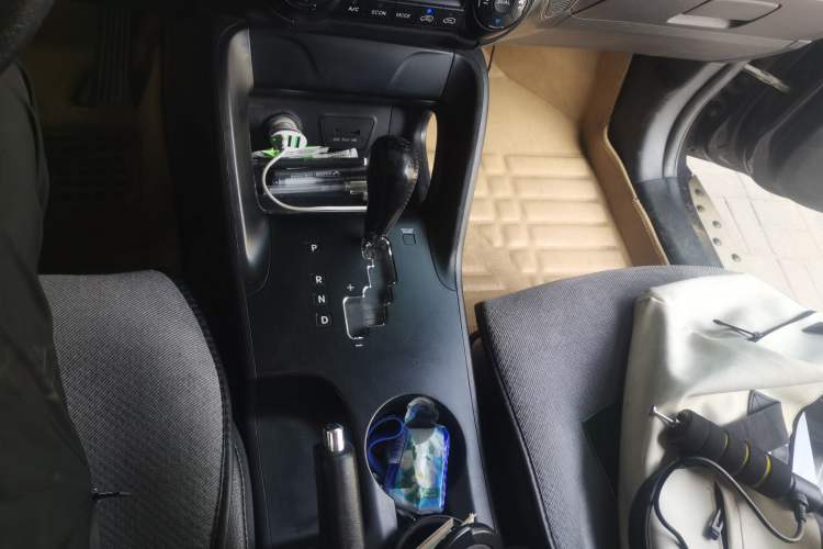 Used Hyundai ix35 2013 2.0L Automatic 2WD Comfort GL China IV Standard Gear Lever