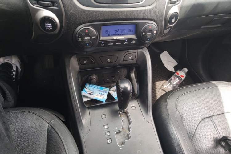 Used Hyundai ix35 2013 2.0L Automatic Two-Wheel Drive Smart GLS China V Standard Gear Lever