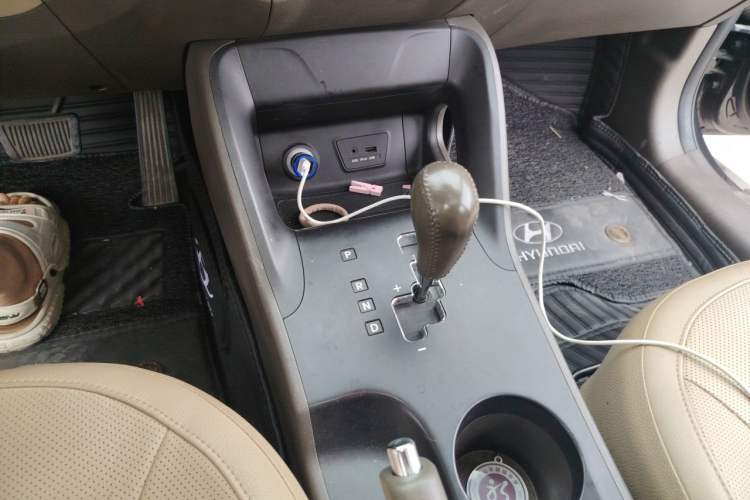 Used Hyundai ix35 2013 2.0L Automatic Two-Wheel Drive Smart GLS China IV Standard Gear Lever