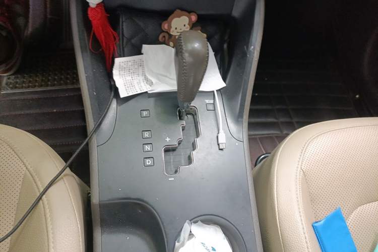 Used Hyundai ix35 2013 2.0L Automatic Two-Wheel Drive Smart GLS China IV Standard Gear Lever