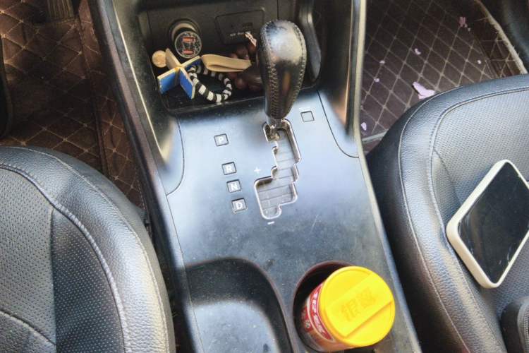 Used Hyundai ix35 2013 2.0L Automatic Two-Wheel Drive Smart GLS China IV Standard Gear Lever