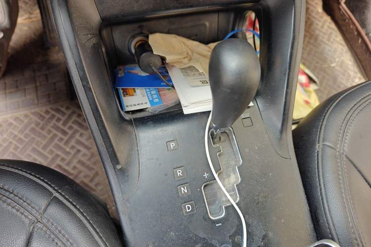 Used Hyundai ix35 2013 2.0L Automatic 2WD Comfort GL China IV Standard Gear Lever