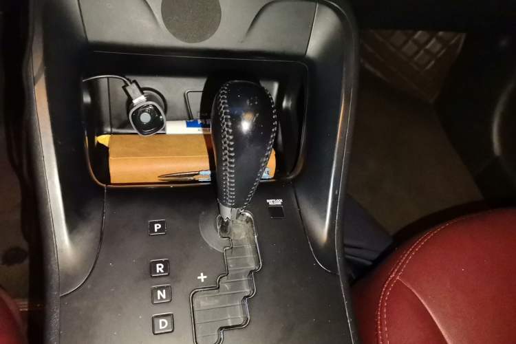 Used Hyundai ix35 2013 2.0L Automatic Two-Wheel Drive Smart GLS China IV Standard Gear Lever