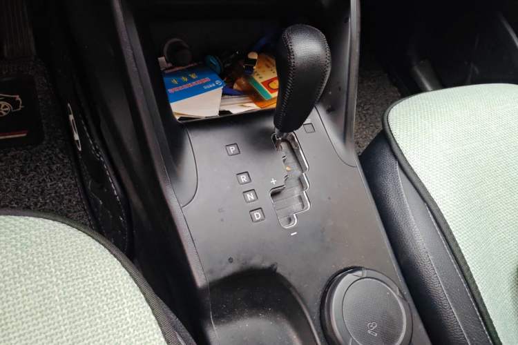 Used Hyundai ix35 2013 2.0L Automatic Two-Wheel Drive Smart GLS China IV Standard Gear Lever