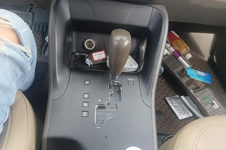 Used Hyundai ix35 2013 2.0L Automatic Two-Wheel Drive Smart GLS China IV Standard Gear Lever