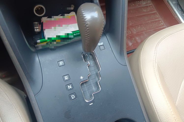 Used Hyundai ix35 2013 2.0L Automatic Two-Wheel Drive Smart GLS China IV Standard Gear Lever