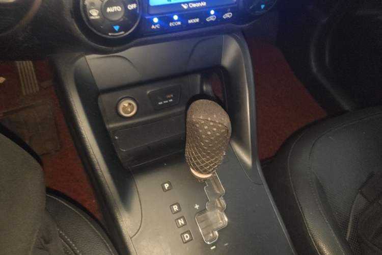 Used Hyundai ix35 2013 2.0L Automatic Two-Wheel Drive Smart GLS China IV Standard Gear Lever