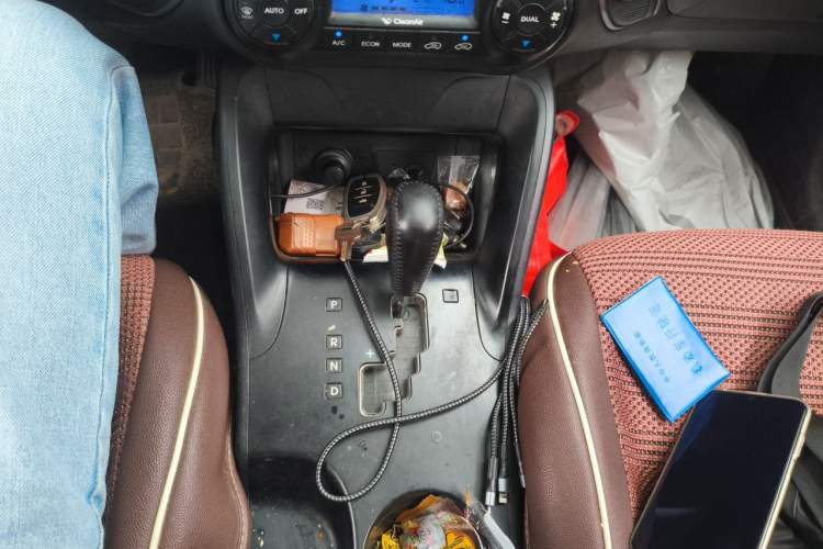 Used Hyundai ix35 2013 2.0L Automatic Two-Wheel Drive Smart GLS China IV Standard Gear Lever