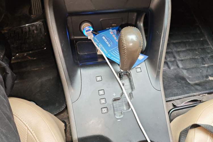 Used Hyundai ix35 2013 2.0L Automatic Two-Wheel Drive Smart GLS China IV Standard Gear Lever