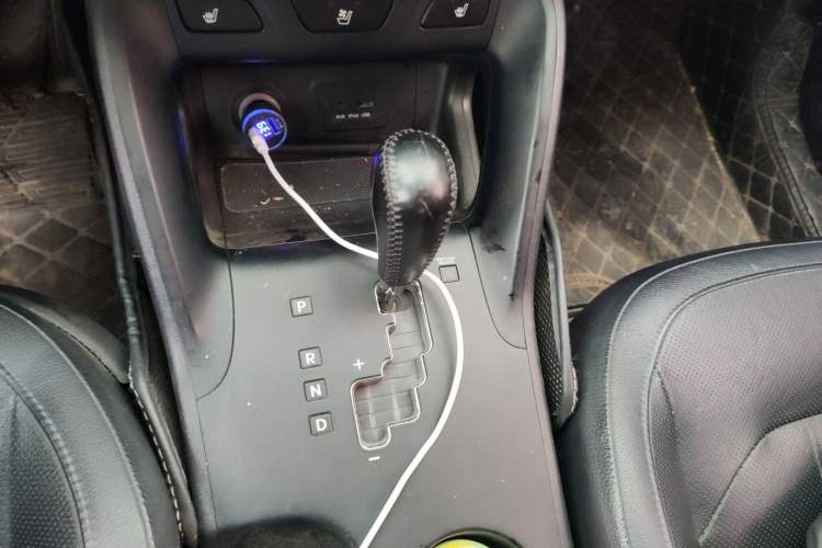 Used Hyundai ix35 2013 2.0L Automatic Two-Wheel Drive Smart GLS China IV Standard Gear Lever