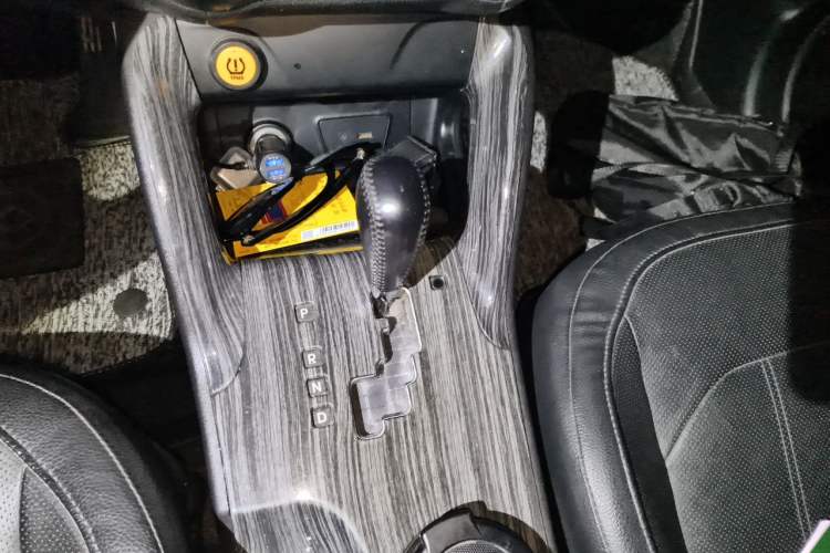 Used Hyundai ix35 2013 2.0L Automatic Two-Wheel Drive Smart GLS China IV Standard Gear Lever