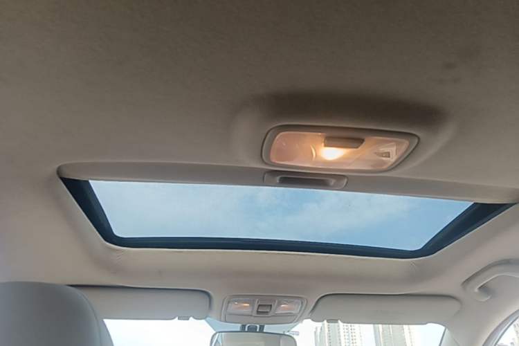 Used Hyundai ix35 2013 2.0L Automatic Two-Wheel Drive Smart GLS China IV Standard Headliner