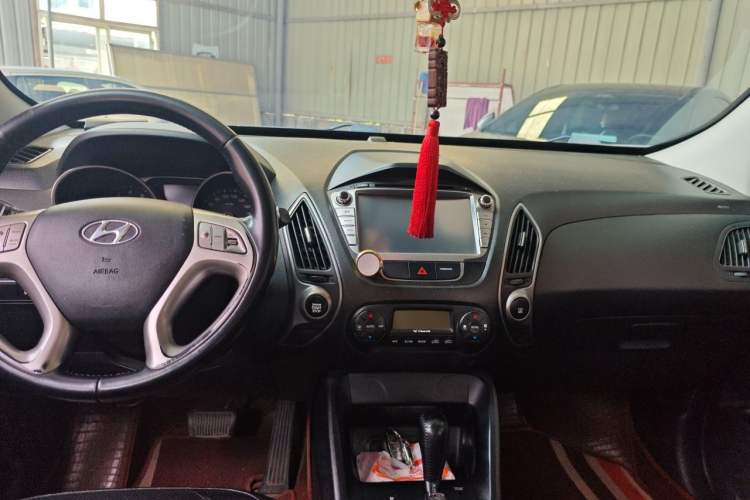 Used Hyundai ix35 2013 2.0L Automatic Two-Wheel Drive Smart GLS China IV Standard Headliner