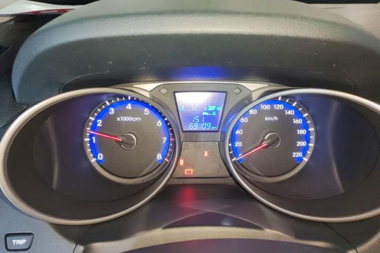 Used Hyundai ix35 2013 2.0L Automatic Two-Wheel Drive Smart GLS China IV Standard Instrument Cluster