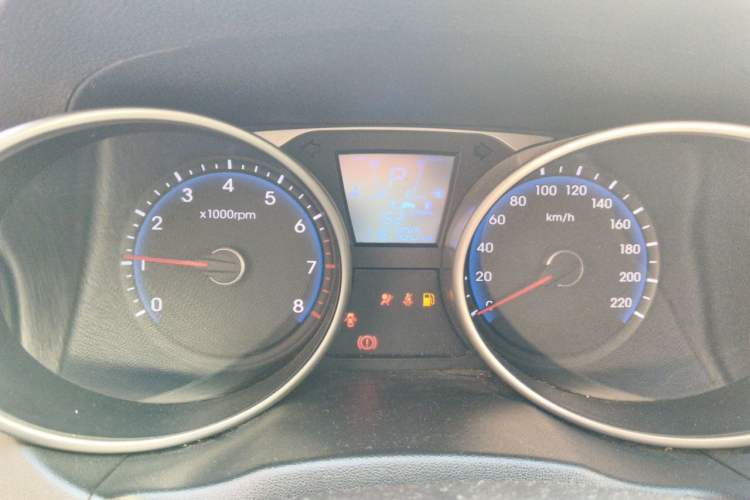 Used Hyundai ix35 2013 2.0L Automatic Two-Wheel Drive Smart GLS China IV Standard Instrument Cluster