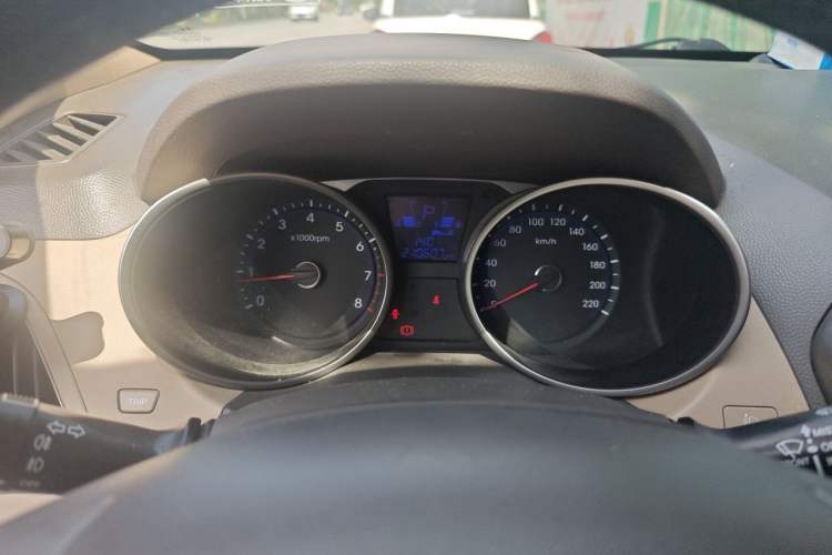 Used Hyundai ix35 2013 2.0L Automatic Two-Wheel Drive Smart GLS China IV Standard Instrument Cluster