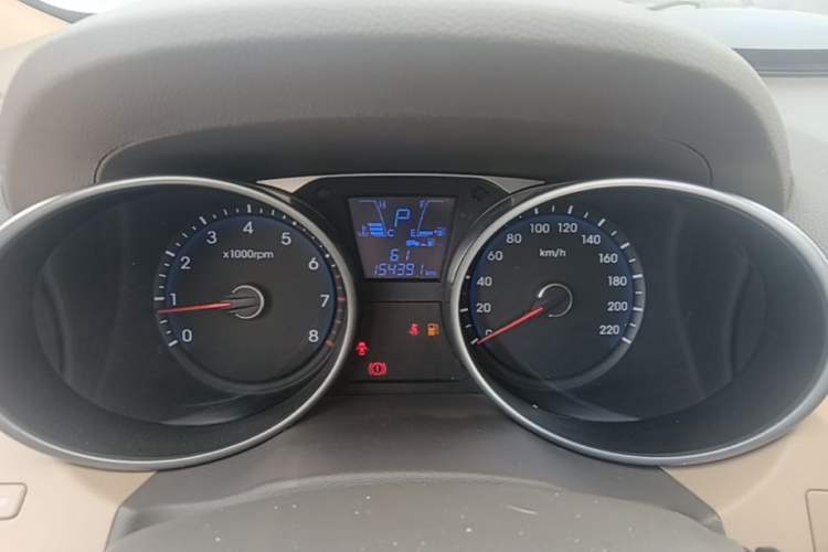 Used Hyundai ix35 2013 2.0L Automatic Two-Wheel Drive Smart GLS China IV Standard Instrument Cluster