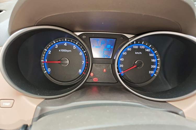 Used Hyundai ix35 2013 2.0L Automatic Two-Wheel Drive Smart GLS China IV Standard Instrument Cluster