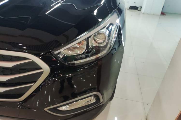 Used Hyundai ix35 2013 2.0L Automatic Two-Wheel Drive Smart GLS China IV Standard Left Front Headlight