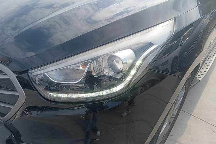 Used Hyundai ix35 2013 2.0L Automatic Two-Wheel Drive Smart GLS China IV Standard Left Front Headlight