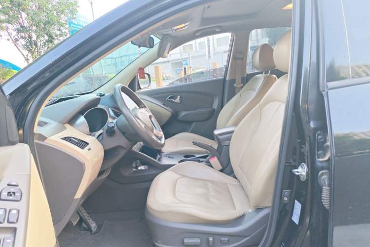 Used Hyundai ix35 2013 2.0L Automatic Two-Wheel Drive Smart GLS China IV Standard Left Front Seat