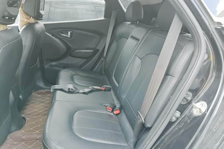 Used Hyundai ix35 2013 2.0L Automatic Two-Wheel Drive Smart GLS China V Standard Left Rear Seat