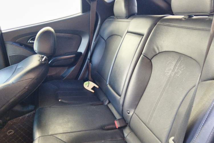 Used Hyundai ix35 2013 2.0L Automatic Two-Wheel Drive Smart GLS China IV Standard Left Rear Seat