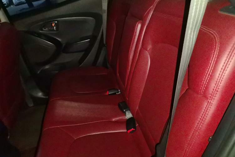 Used Hyundai ix35 2013 2.0L Automatic Two-Wheel Drive Smart GLS China IV Standard Left Rear Seat
