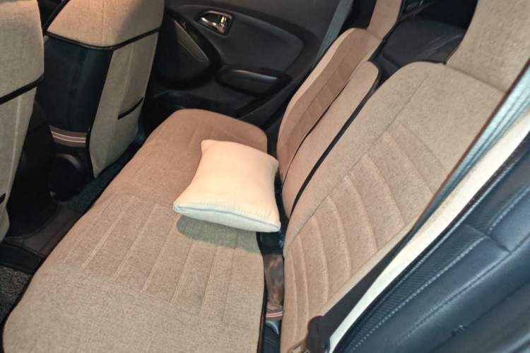 Used Hyundai ix35 2013 2.0L Automatic Two-Wheel Drive Smart GLS China IV Standard Left Rear Seat