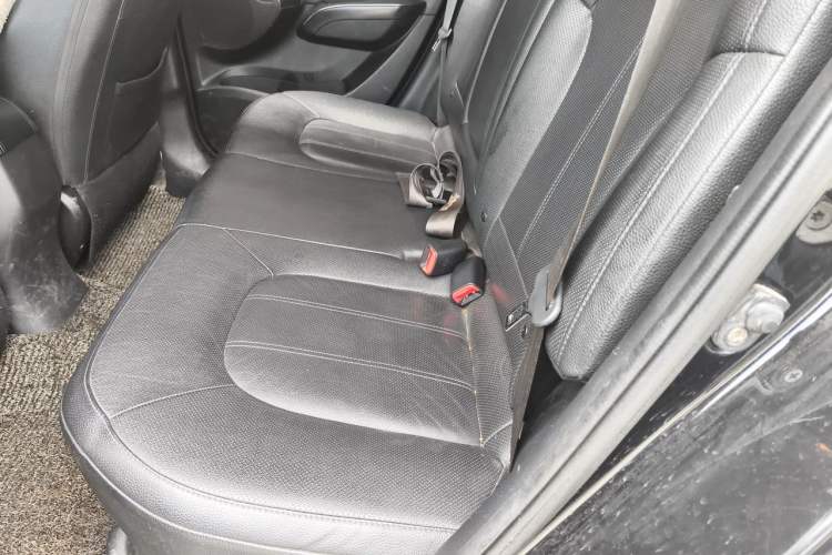 Used Hyundai ix35 2013 2.4L Automatic 2WD Leading GLX China IV Standard Left Rear Seat