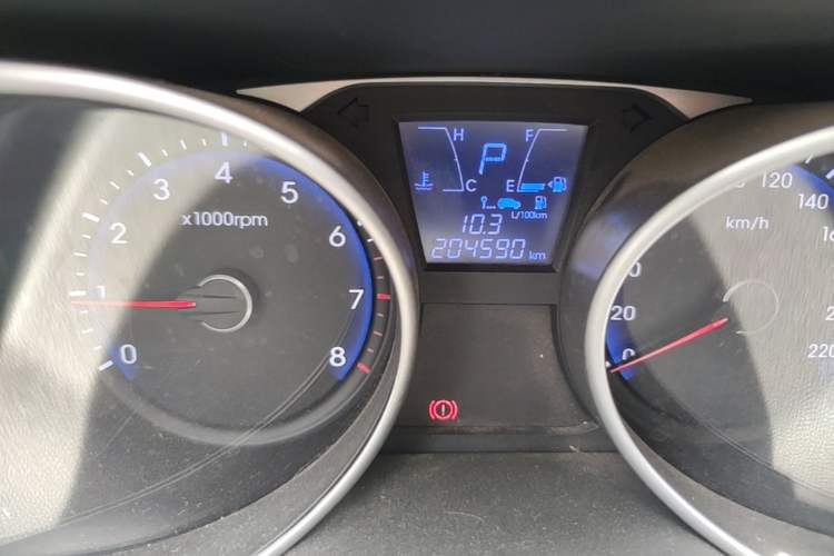 Used Hyundai ix35 2013 2.0L Automatic Two-Wheel Drive Smart GLS China V Standard Odometer Close Up