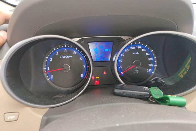 Used Hyundai ix35 2013 2.0L Automatic Two-Wheel Drive Smart GLS China IV Standard Odometer Close Up