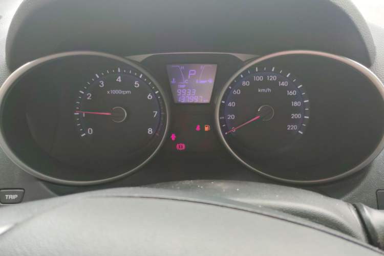 Used Hyundai ix35 2013 2.0L Automatic Two-Wheel Drive Smart GLS China IV Standard Odometer Close Up