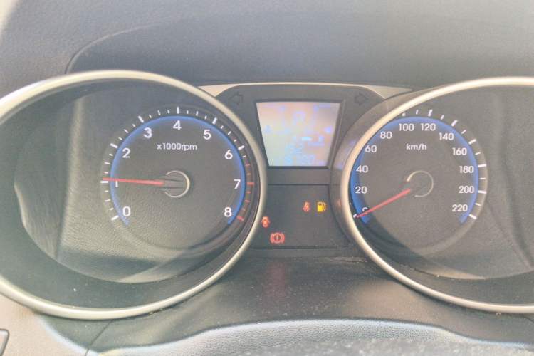 Used Hyundai ix35 2013 2.0L Automatic Two-Wheel Drive Smart GLS China IV Standard Odometer Close Up