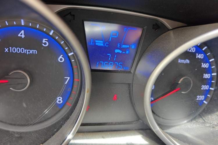 Used Hyundai ix35 2013 2.0L Automatic 2WD Comfort GL China IV Standard Odometer Close Up