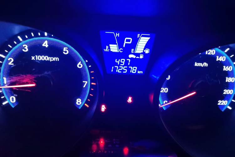Used Hyundai ix35 2013 2.0L Automatic Two-Wheel Drive Smart GLS China IV Standard Odometer Close Up
