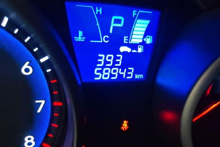 Used Hyundai ix35 2013 2.0L Automatic Two-Wheel Drive Smart GLS China IV Standard Odometer Close Up