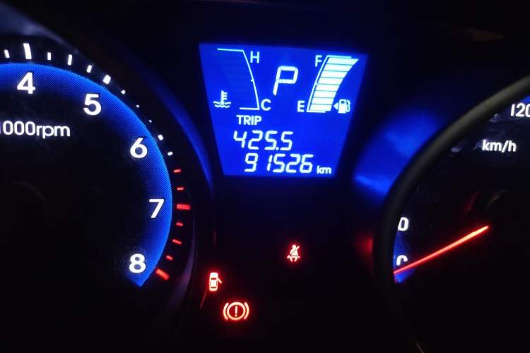 Used Hyundai ix35 2013 2.0L Automatic Two-Wheel Drive Smart GLS China IV Standard Odometer Close Up