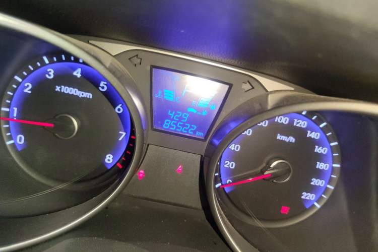 Used Hyundai ix35 2013 2.0L Automatic Two-Wheel Drive Smart GLS China IV Standard Odometer Close Up