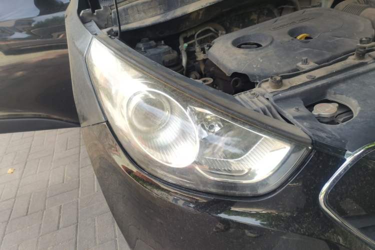 Used Hyundai ix35 2013 2.0L Automatic 2WD Comfort GL China IV Standard Right Front Headlight