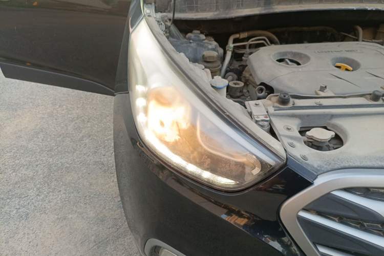 Used Hyundai ix35 2013 2.0L Automatic 2WD Comfort GL China IV Standard Right Front Headlight