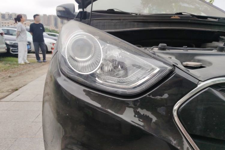 Used Hyundai ix35 2013 2.0L Automatic Two-Wheel Drive Smart GLS China IV Standard Right Front Headlight