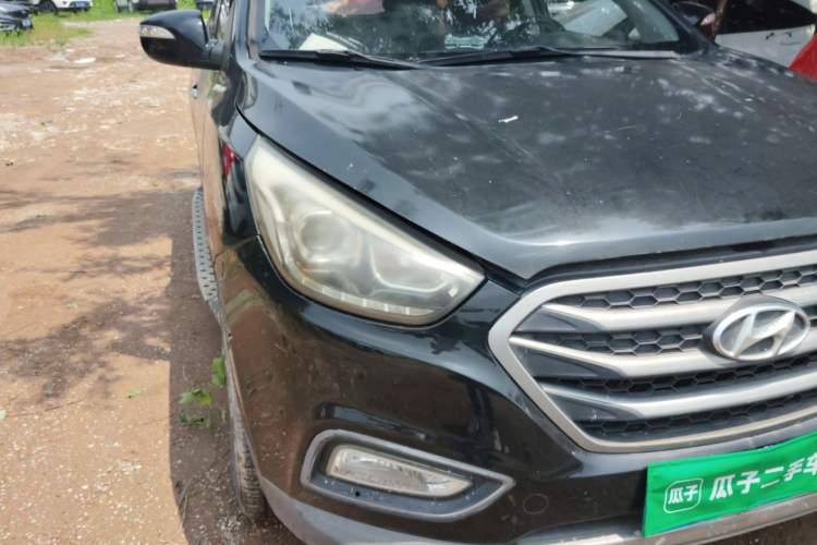 Used Hyundai ix35 2013 2.0L Automatic Two-Wheel Drive Smart GLS China IV Standard Right Front Headlight