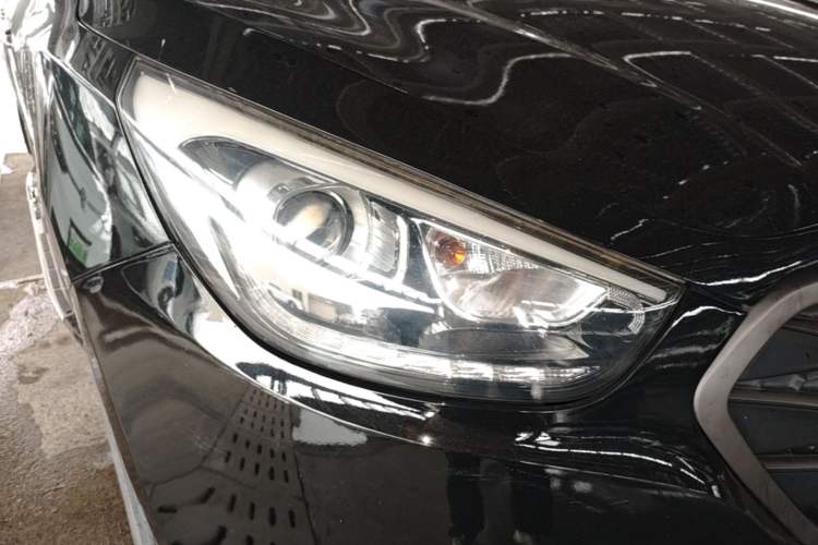 Used Hyundai ix35 2013 2.0L Automatic Two-Wheel Drive Smart GLS China IV Standard Right Front Headlight