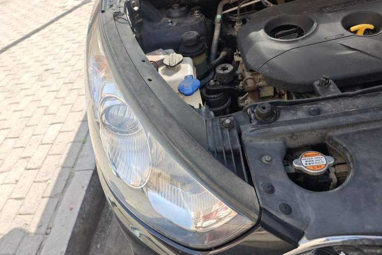 Used Hyundai ix35 2013 2.0L Automatic 2WD Comfort GL China IV Standard Right Front Headlight