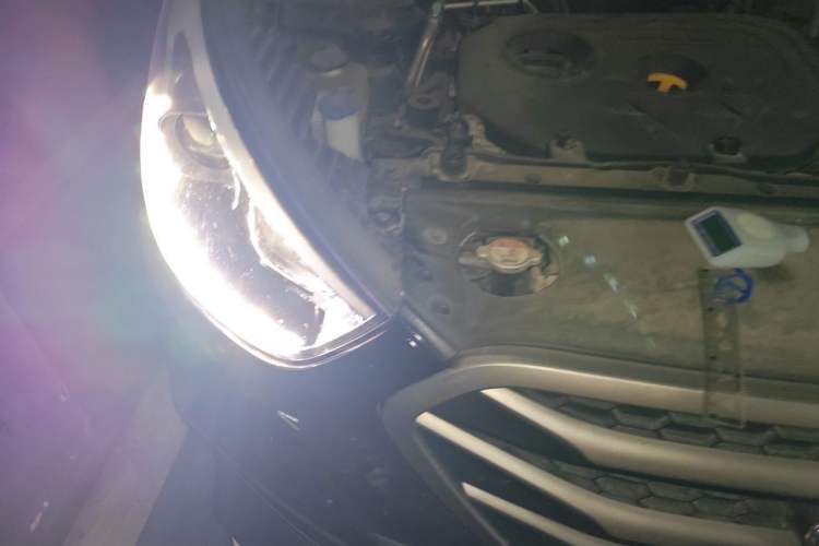 Used Hyundai ix35 2013 2.0L Automatic Two-Wheel Drive Smart GLS China IV Standard Right Front Headlight